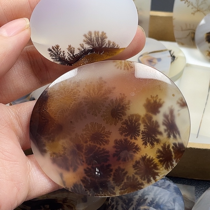 武***话玛瑙/玉髓未镶嵌颈饰