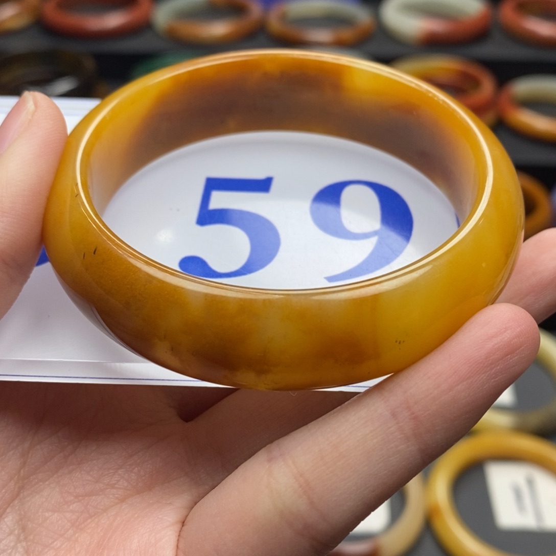 石英质玉（黄龙玉）手镯未镶嵌