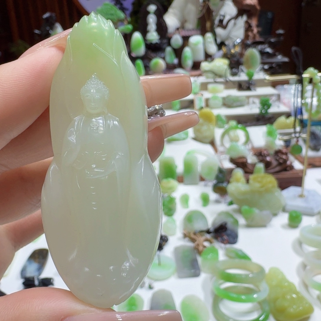 和田玉（翠青玉）未镶嵌颈饰翠青大日如来