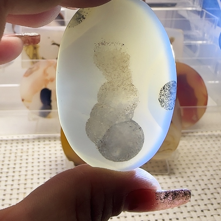 玛瑙/玉髓未镶嵌珠宝奇石