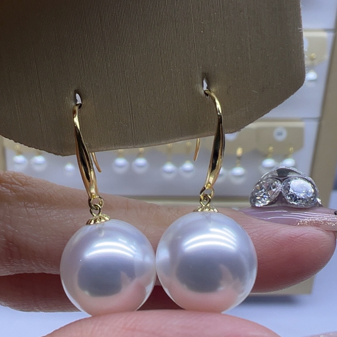淡水珍珠18K金镶嵌耳饰