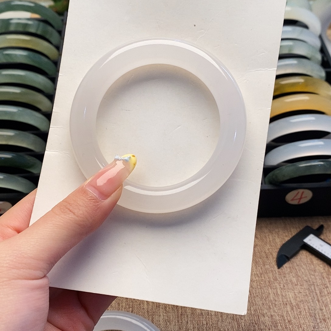 未镶嵌手镯石英质玉小*芙