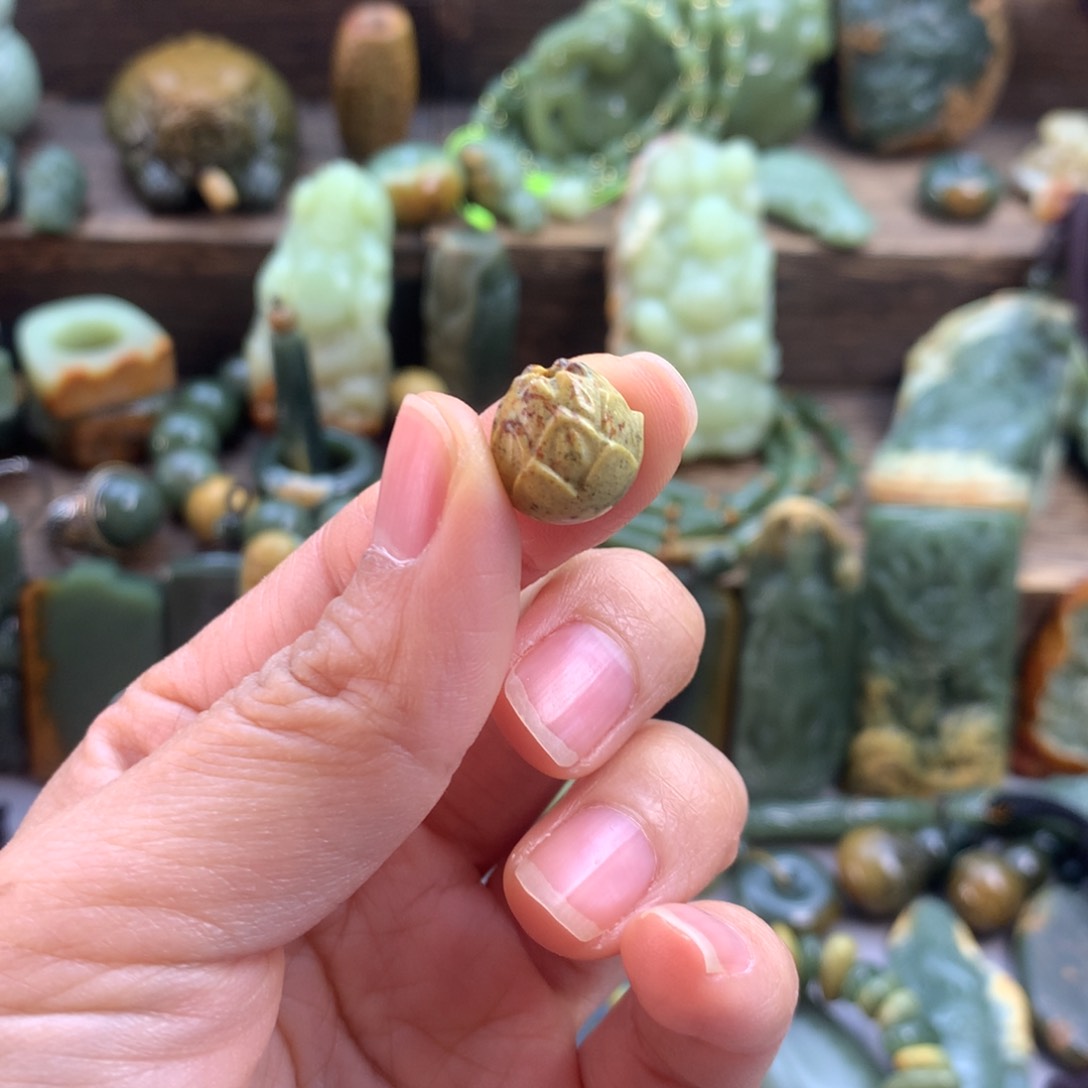 未镶嵌岫岩河磨玉（透闪石质玉）珠宝奇石七*