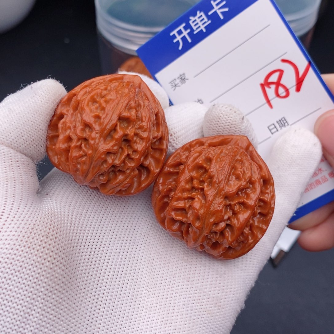 文玩核桃把件38金牛182