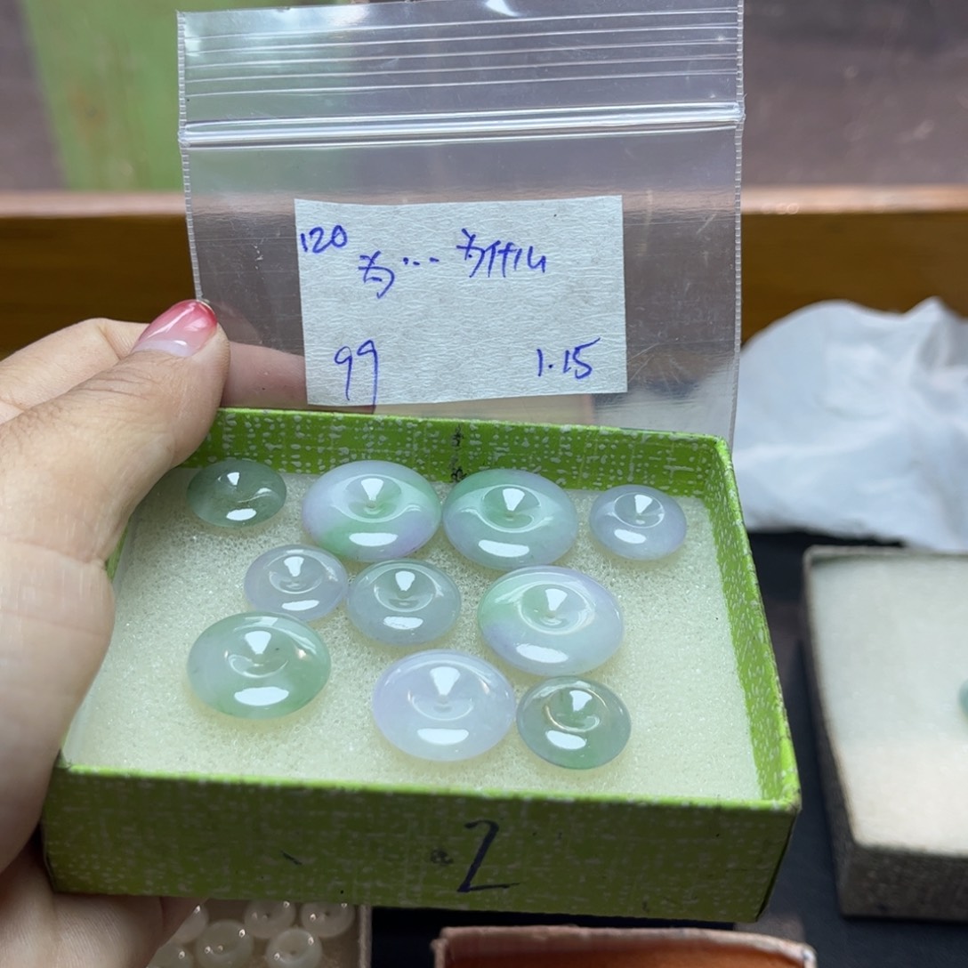 定制翡翠未镶嵌為****么不