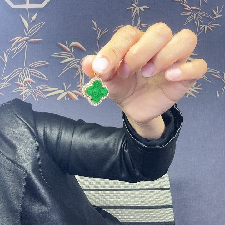 翡翠吊坠(不含链)银S925镶嵌特价