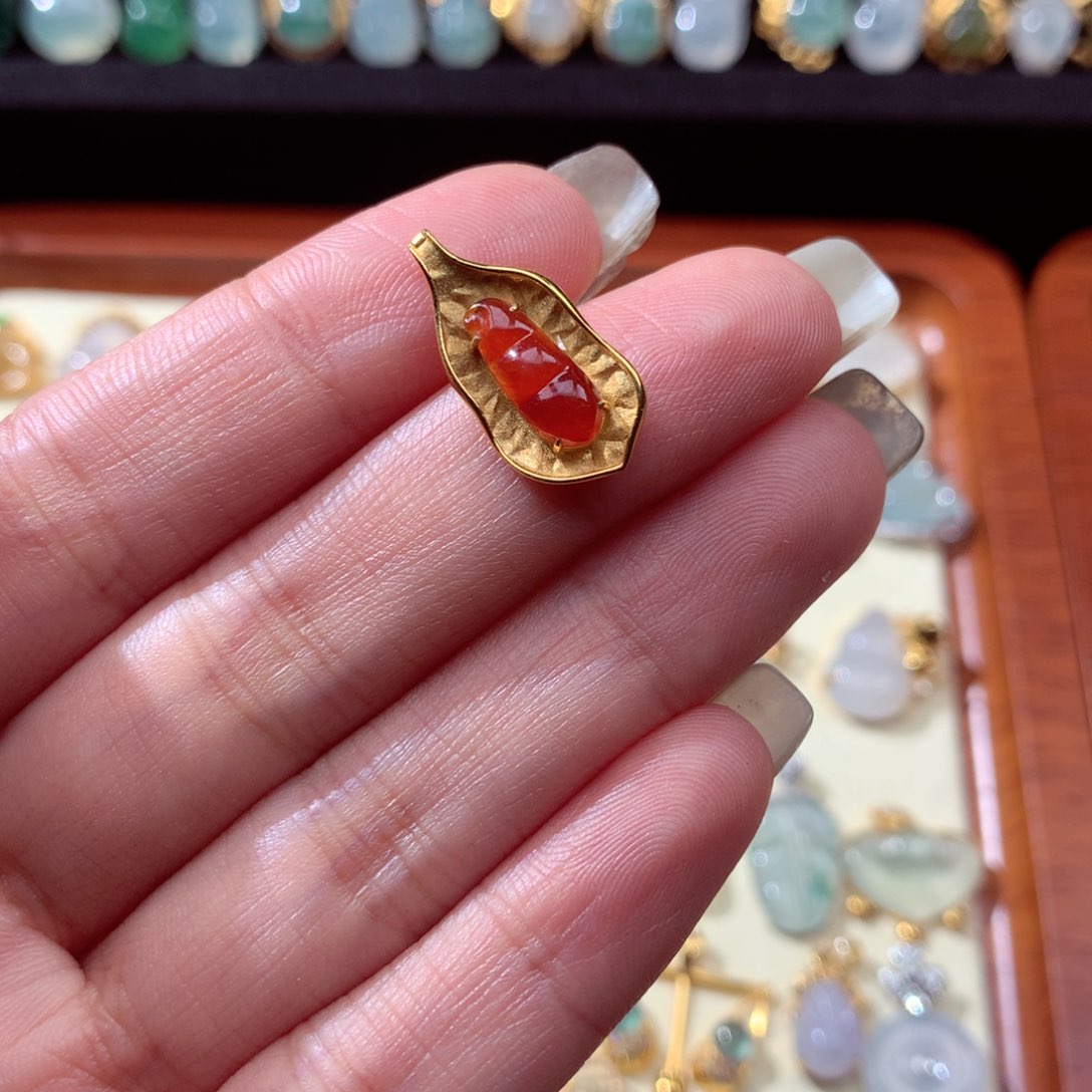 翡翠颈饰18K金镶嵌顺**为翡翠