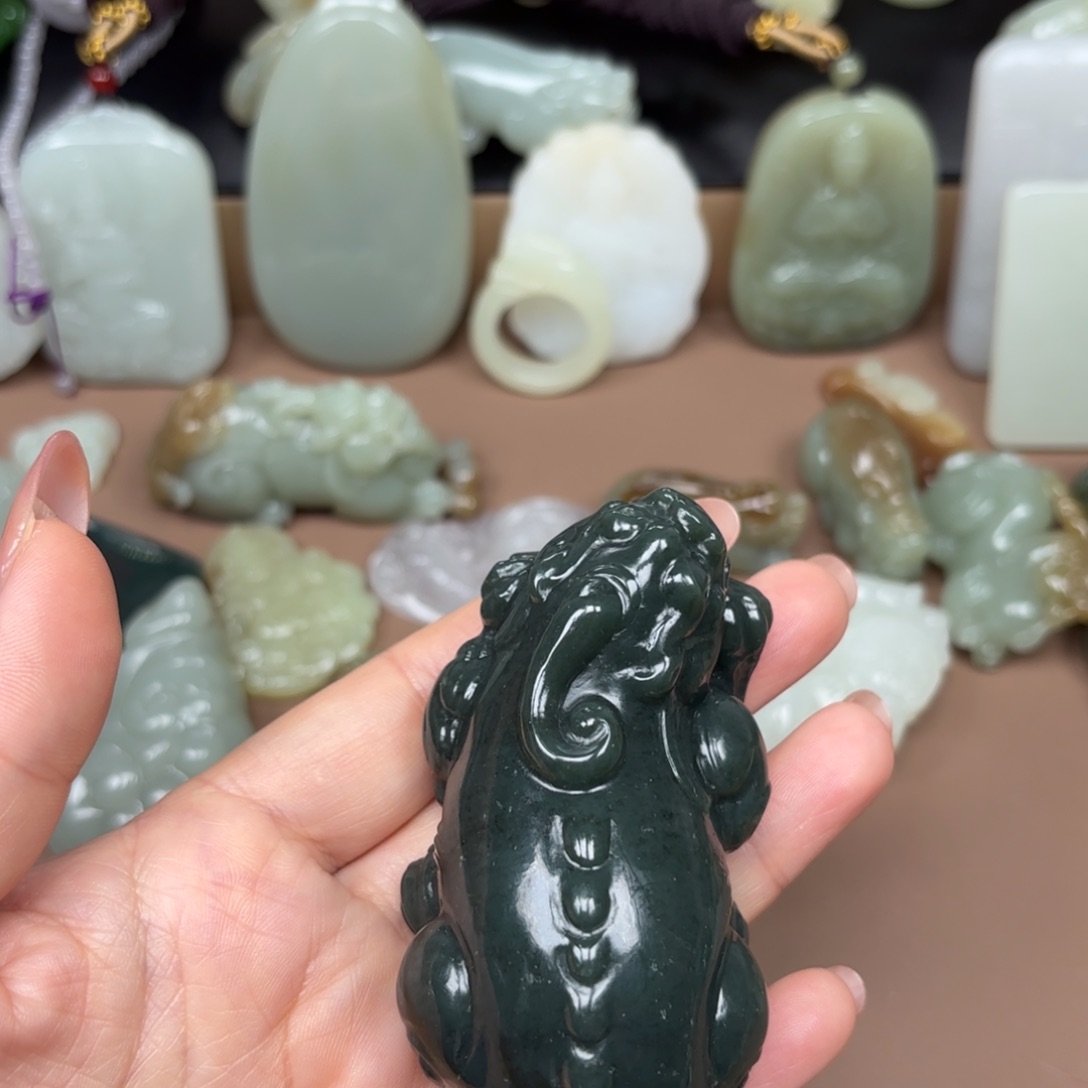 和田玉未镶嵌颈饰