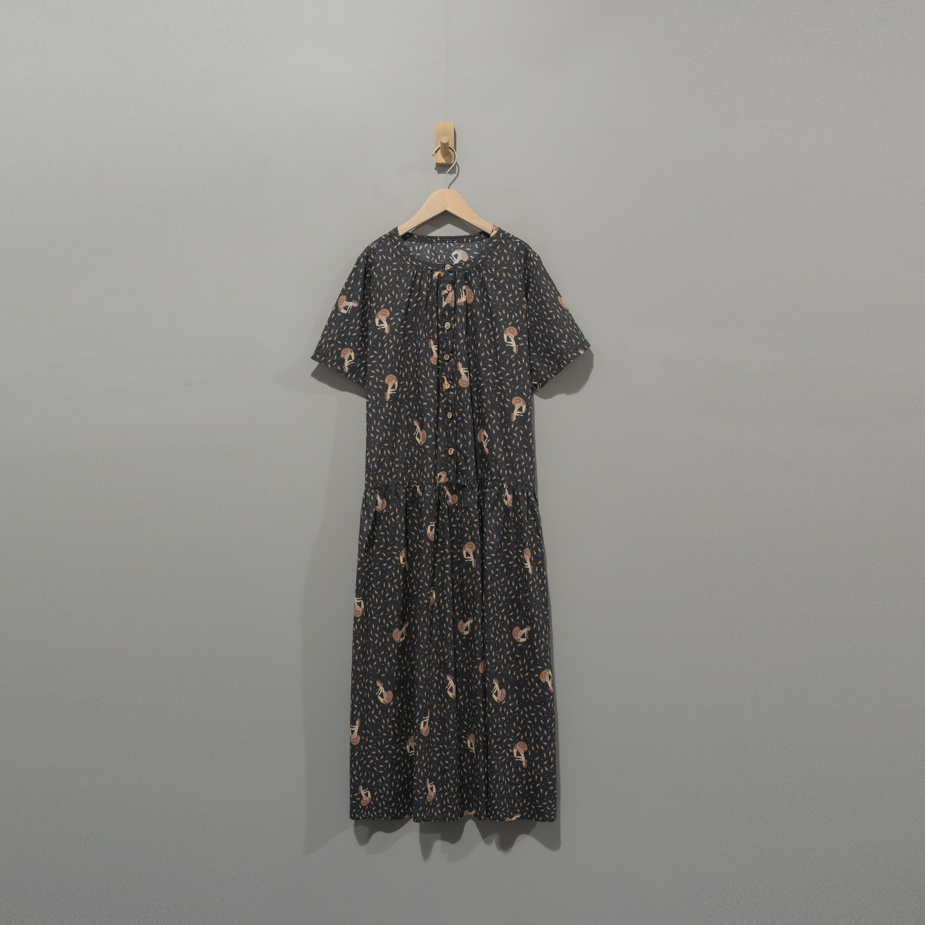 【且听风吟】0315321文艺棉圆领半门襟印花连衣裙   衣长120胸围136