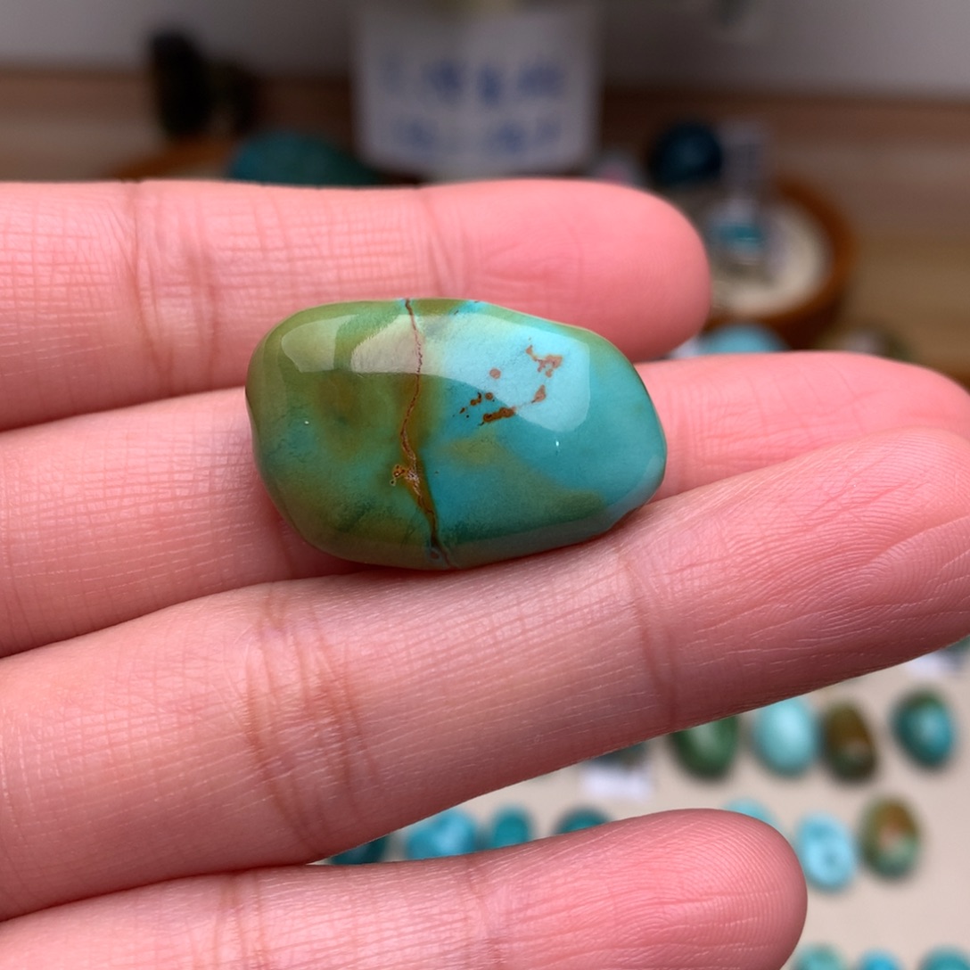 绿松石未镶嵌珠宝奇石