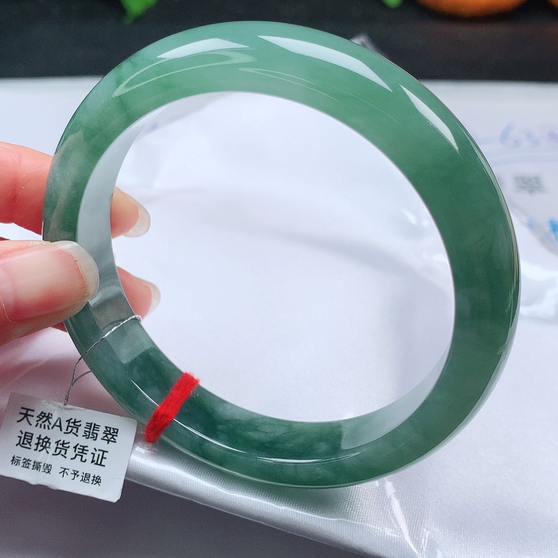 翡翠手镯未镶嵌62.5圈