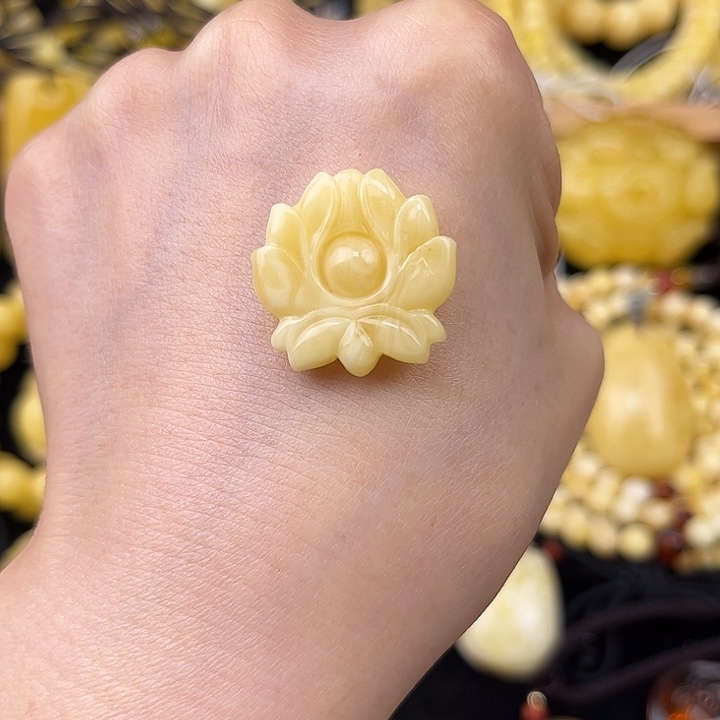 琥珀未镶嵌颈饰琥珀 