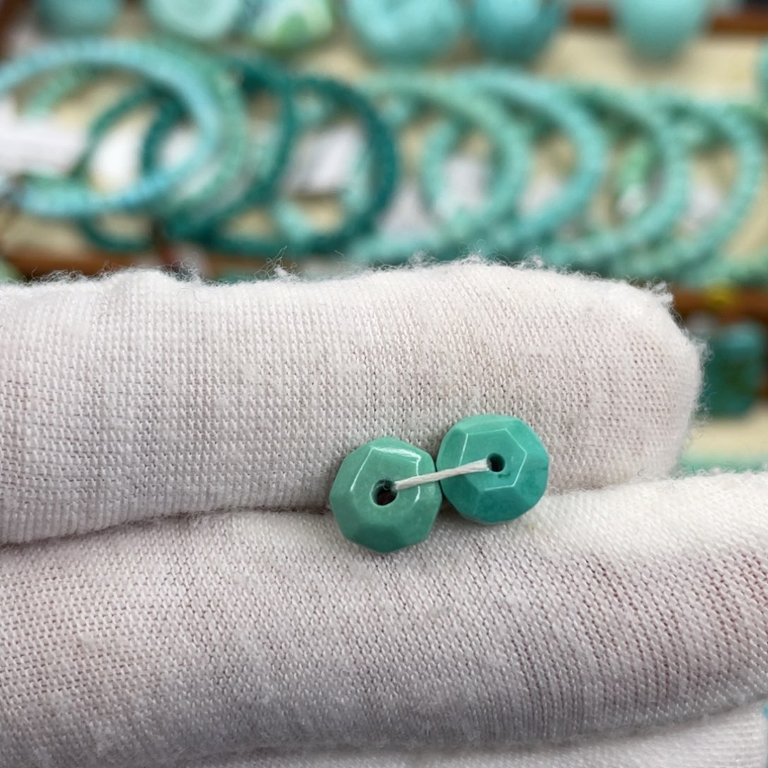 绿松石未镶嵌挂件