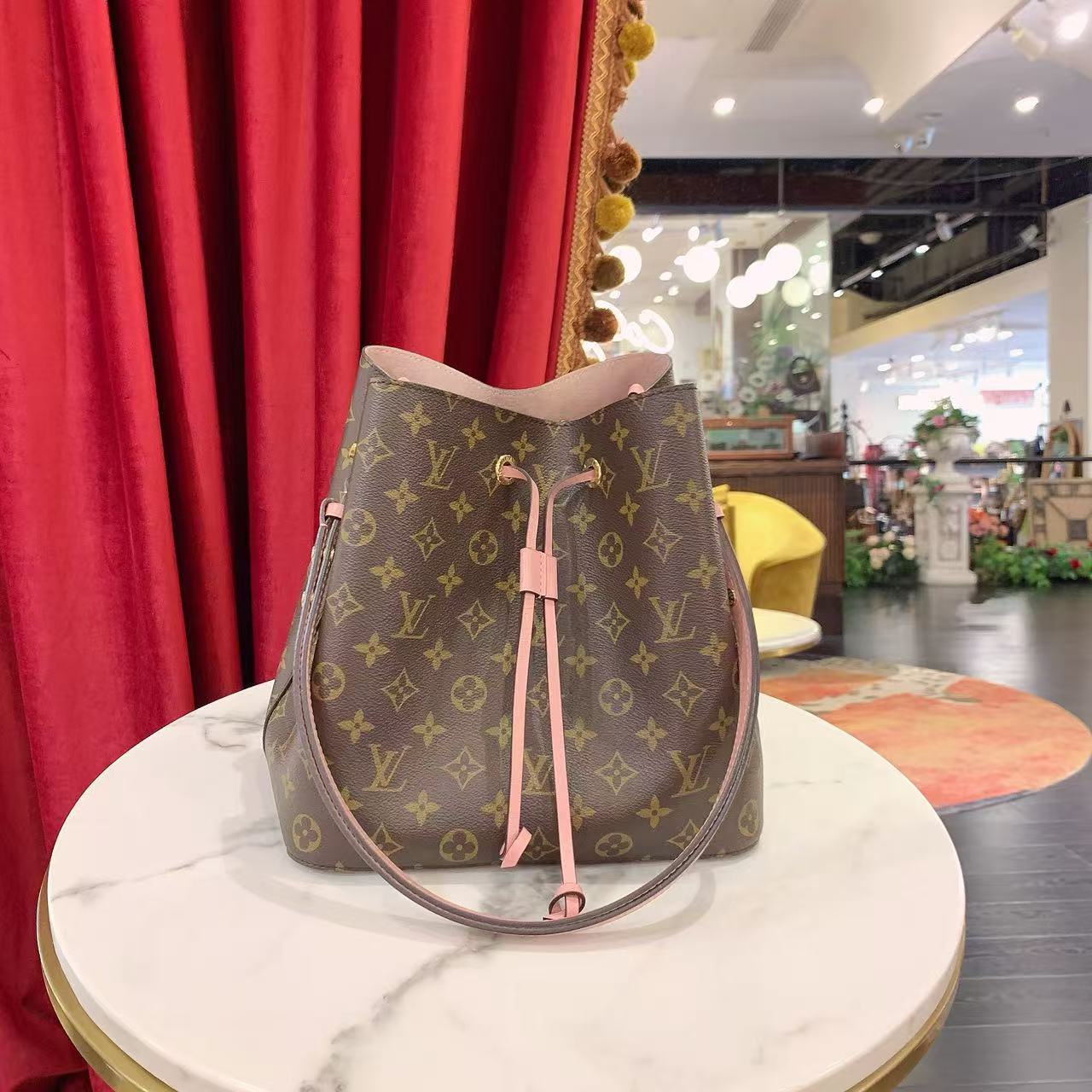 95新 LouisVuitton/路易威登 GGS粉水桶老花单肩包芯片款38406204