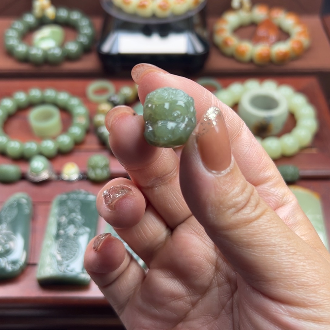 岫岩老玉（透闪石质玉）配饰未镶嵌