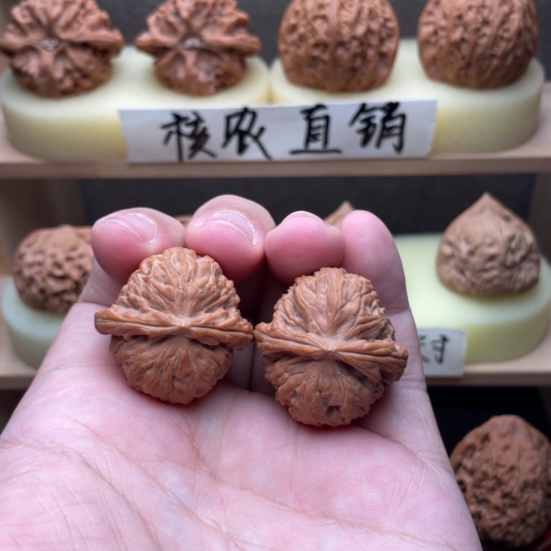 文玩核桃吊坠全品白狮子手捻31➕