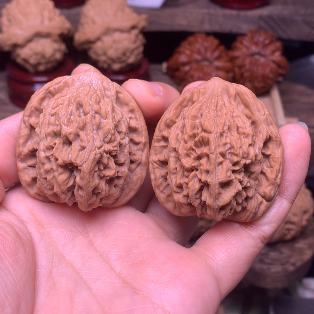 文玩核桃吊坠40虎头全品