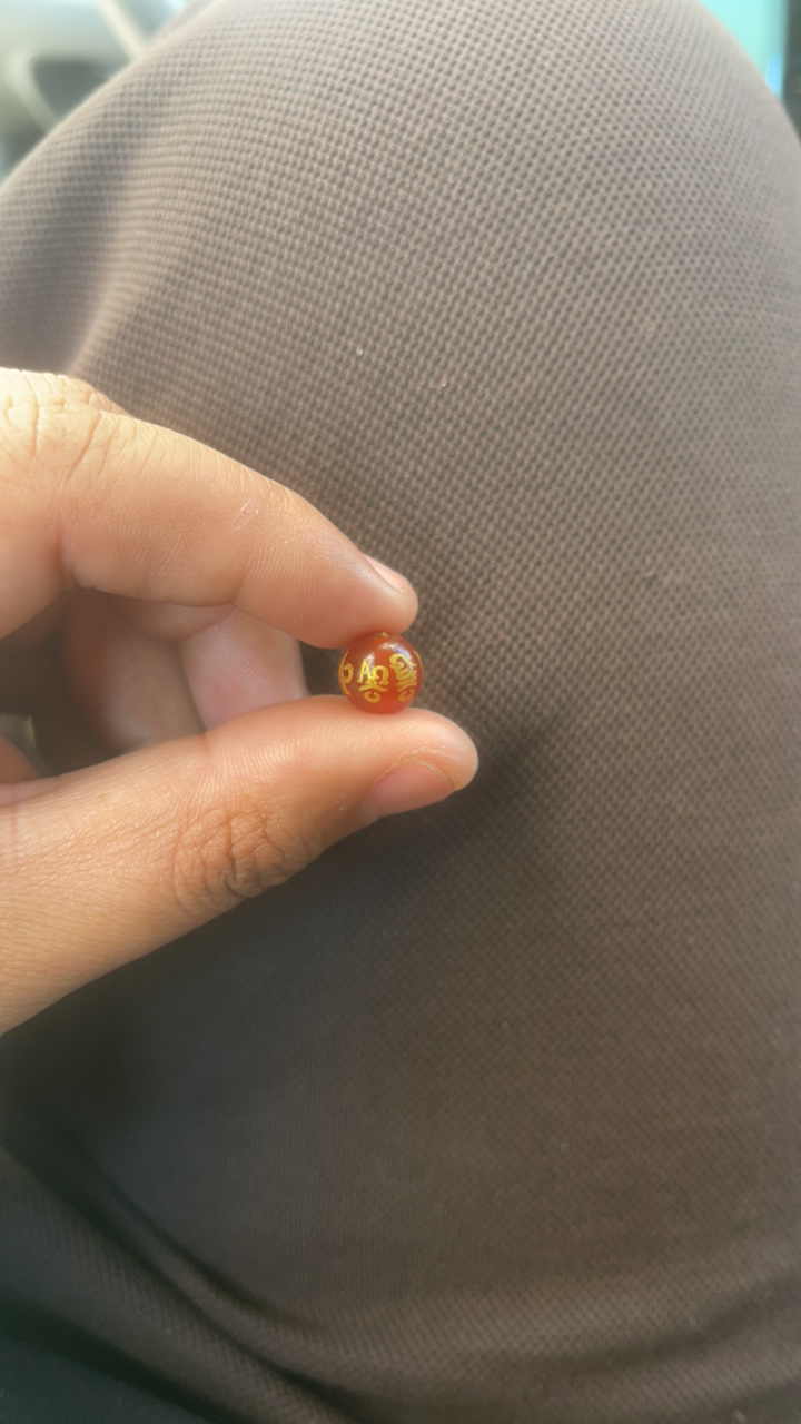 纯天然红玛瑙六字真言单珠