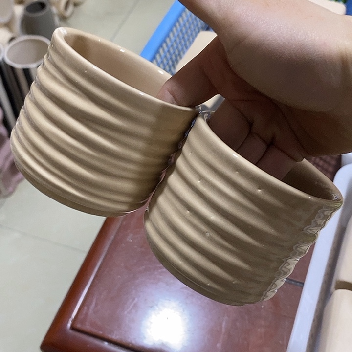 陶盆有孔 瑕疵针孔漏釉介意勿拍口 7.5高7