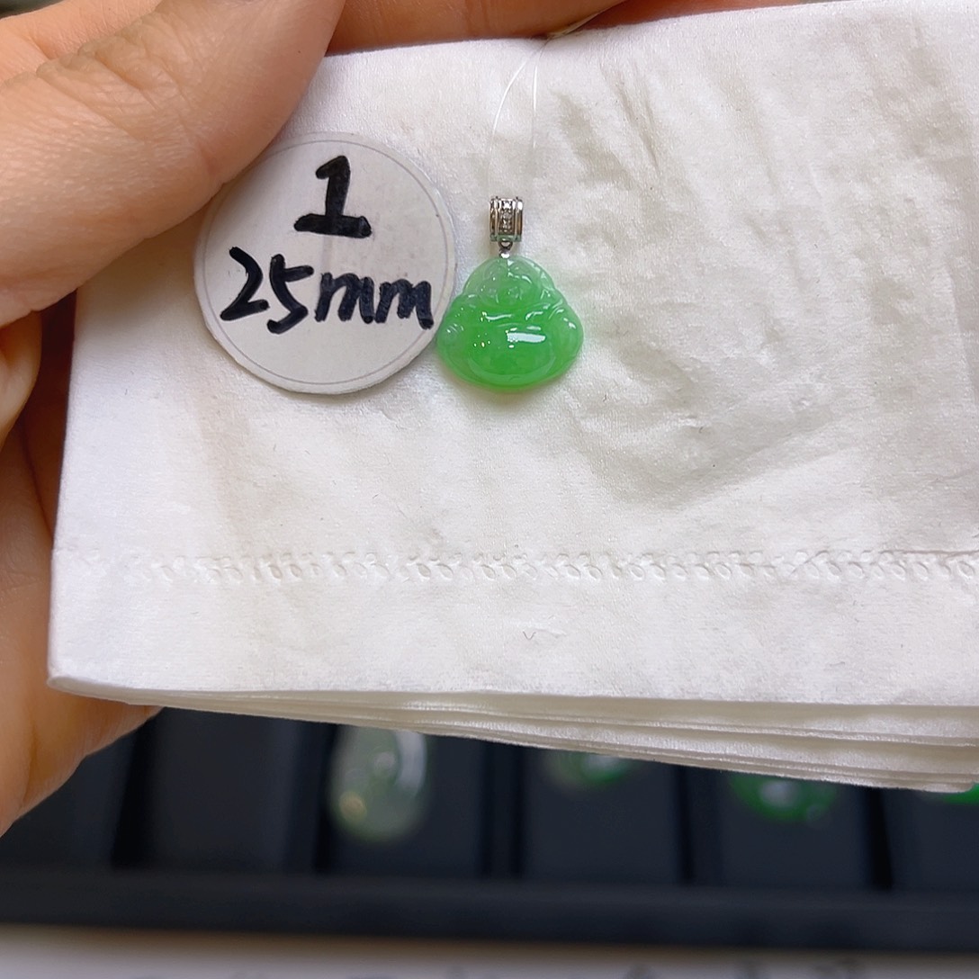 翡翠颈饰18K金镶嵌翡翠