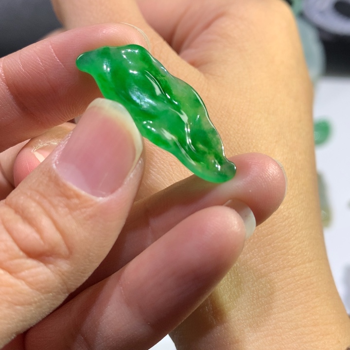 翡翠颈饰未镶嵌随型