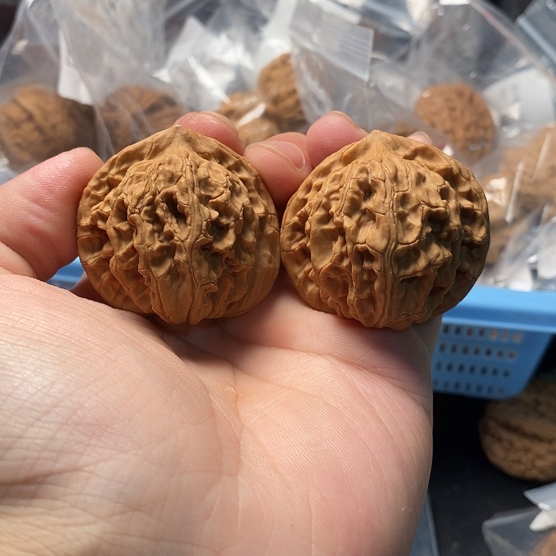 小***豹1文玩核桃马力42-01