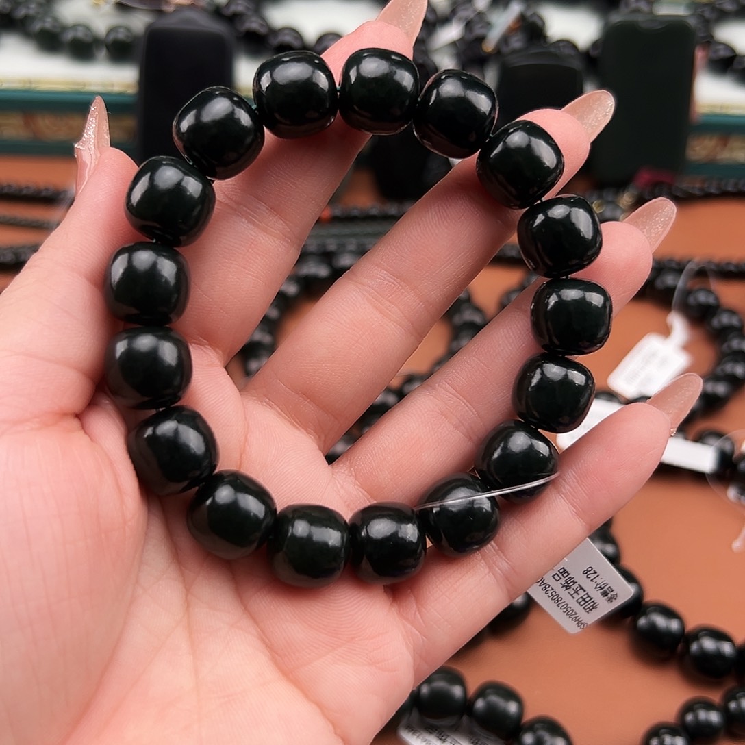 和田玉未镶嵌手串