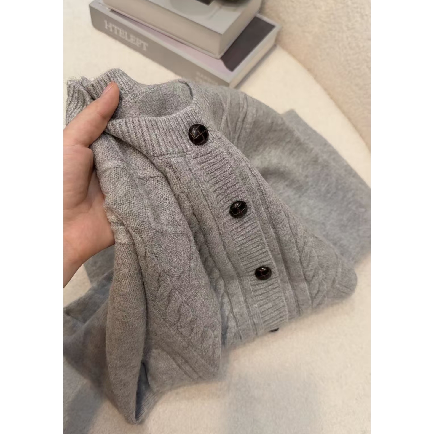 丽姐家~灰色扣针织上衣网红时尚百搭打底红色宽松加厚秋冬779