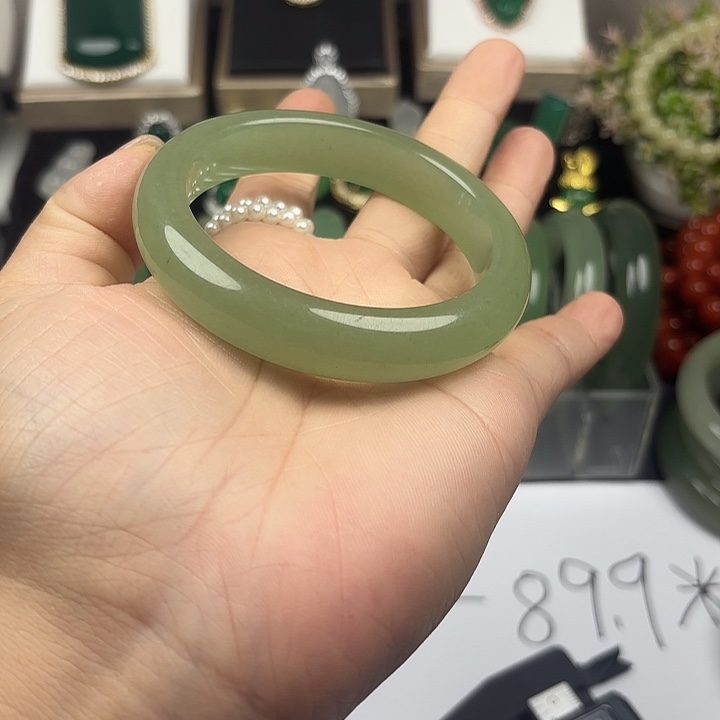 东陵石未镶嵌手镯