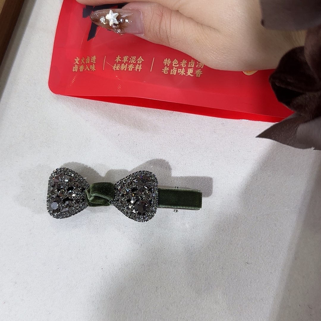 皮质铁合金夹子46