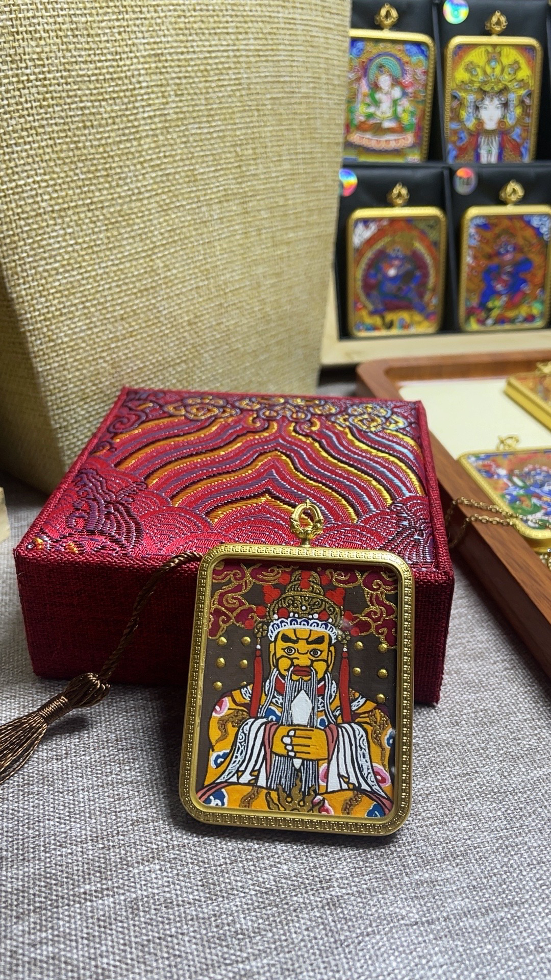 龙五爷纯手绘唐卡  实价、一物一拍