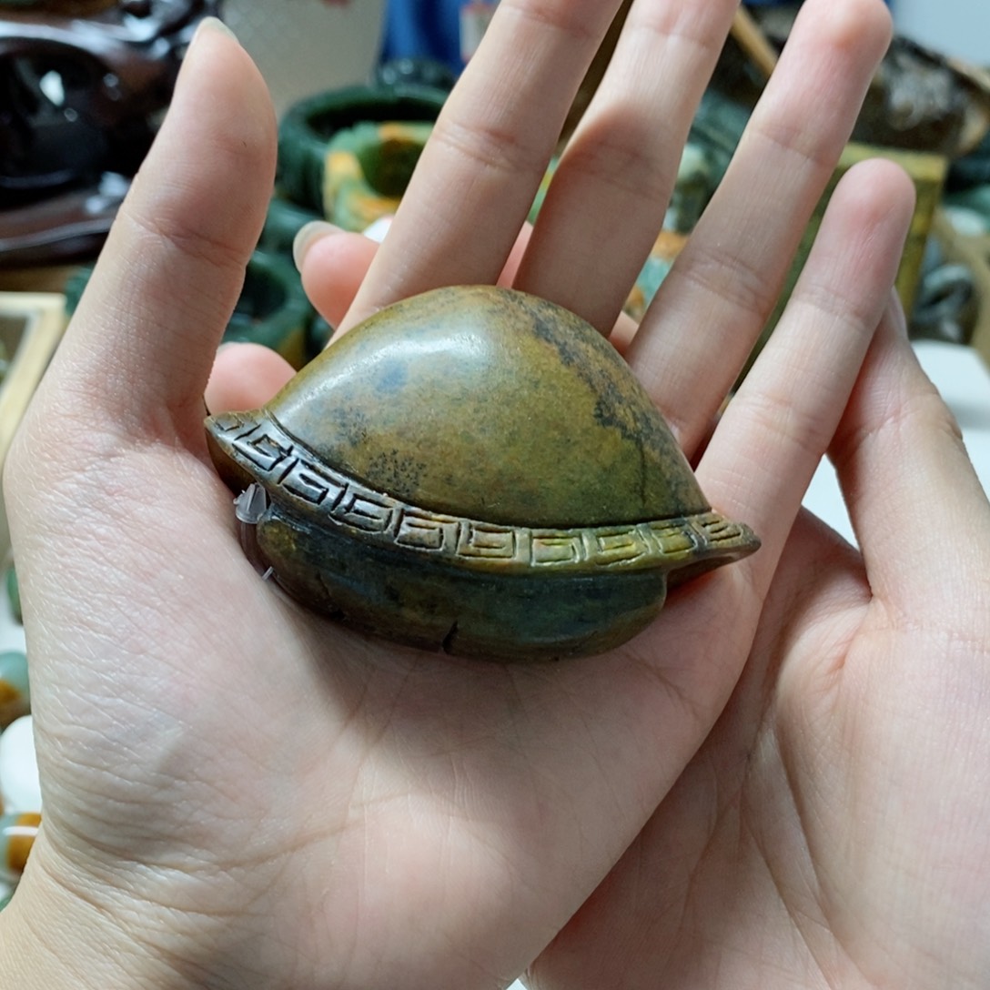 透闪石质玉手把件未镶嵌