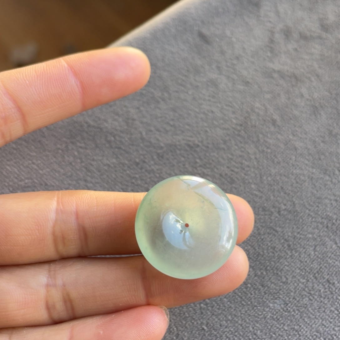 翡翠未镶嵌颈饰晴绿