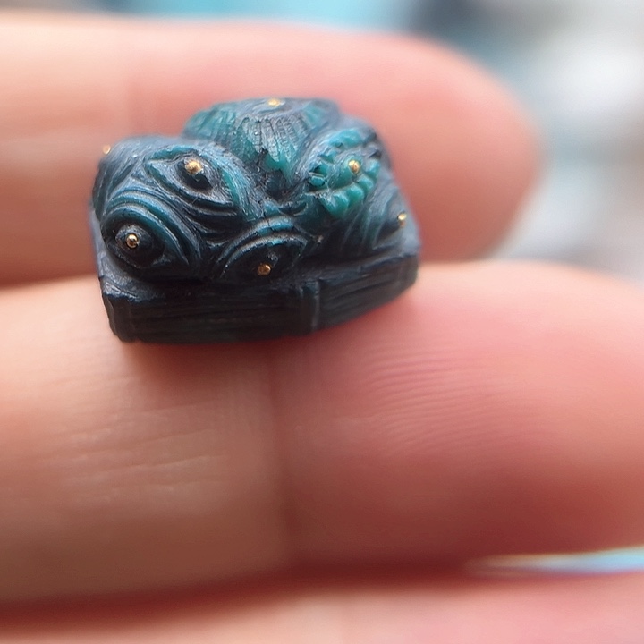 绿松石颈饰未镶嵌