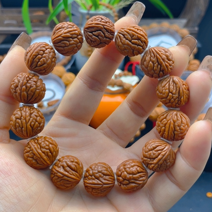 荔枝手串。红红火火