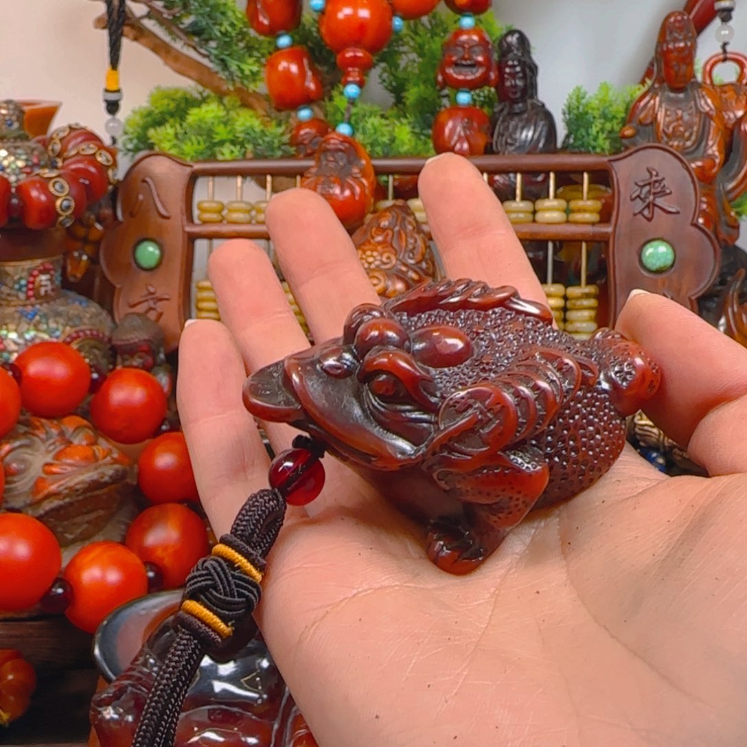 琥珀裸石未镶嵌手把