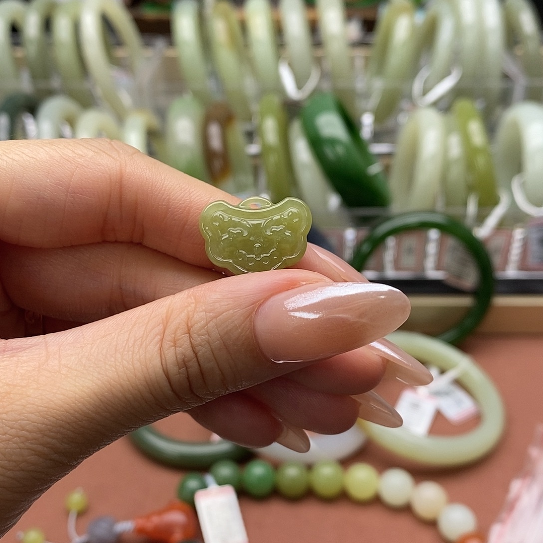 安****和田玉未镶嵌吊坠(不含链)