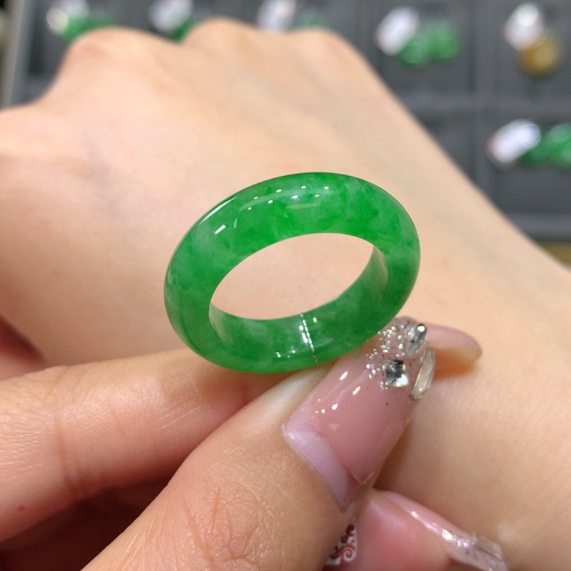 【闪购商品】翡翠戒指未镶嵌17号满冰阳绿