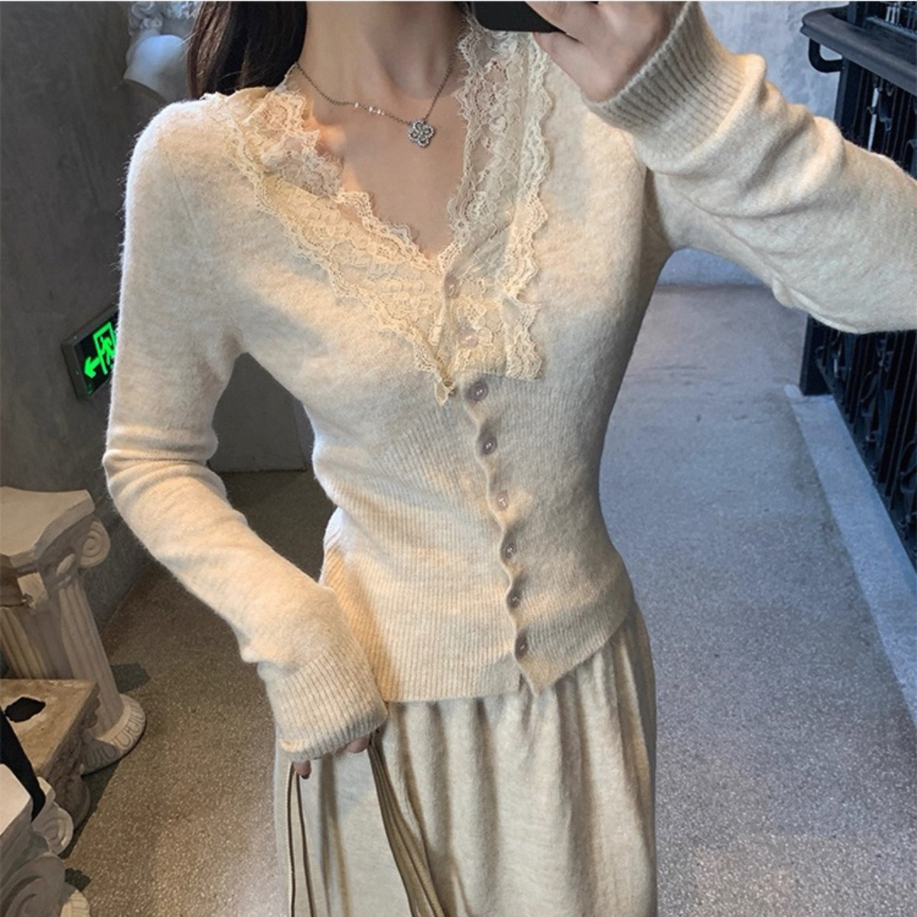 韩系小个子穿搭蕾丝v领拼接开衫毛衣女法式气质高级感半身裙套装L