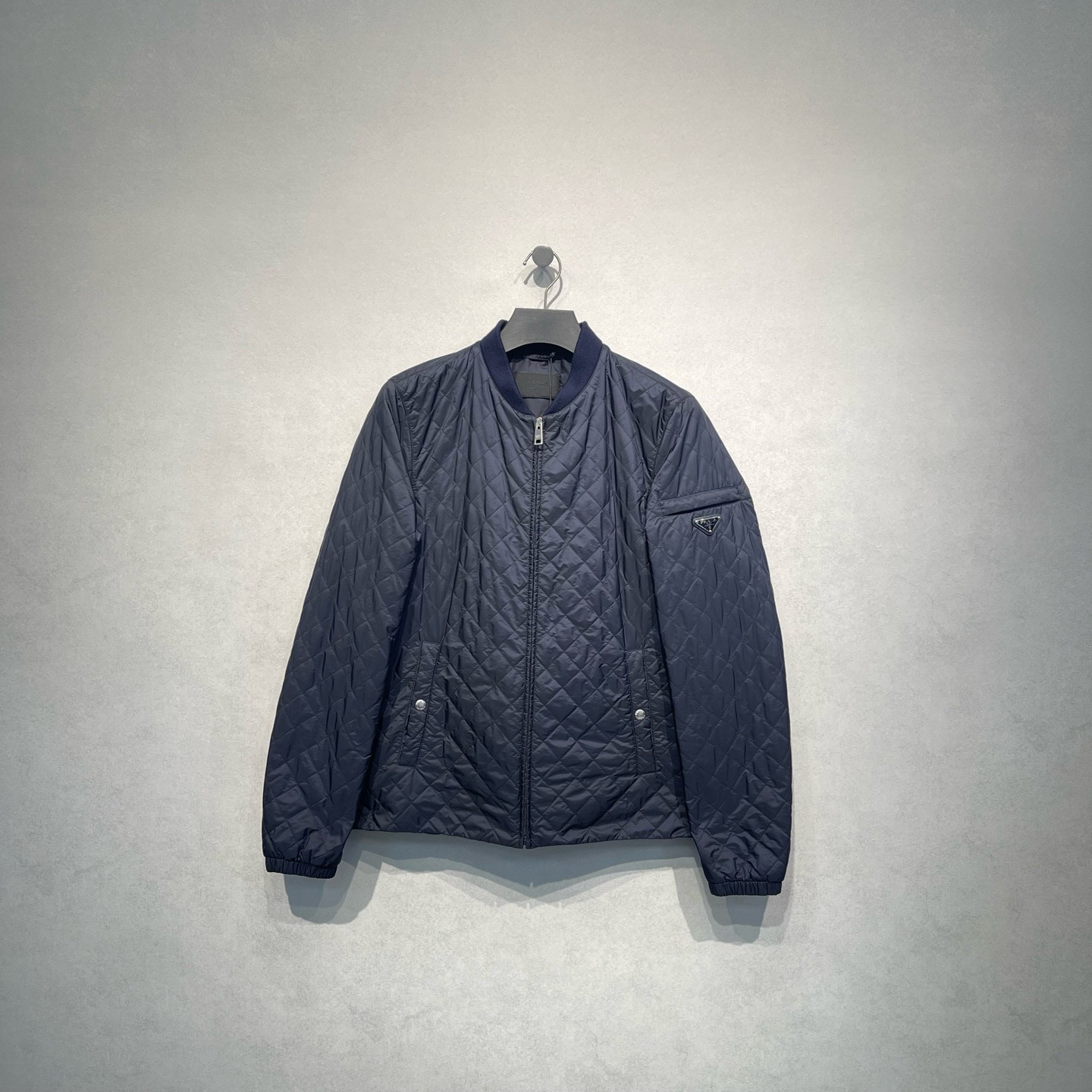 未使用 Prada/普拉达 侧边三角徽标菱格纹外套/50码/DY216651