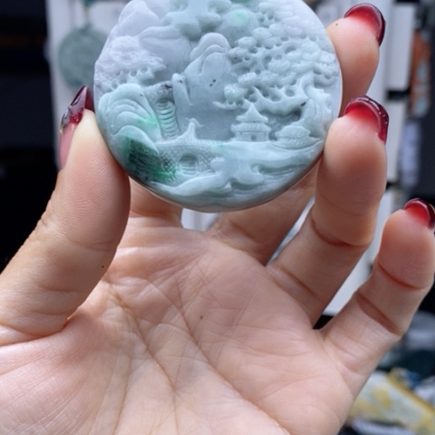 翡翠颈饰未镶嵌翡翠