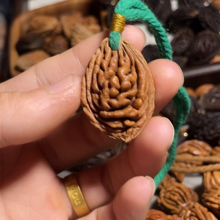渡***桃核吊坠碧桃核肌肉纹吊坠