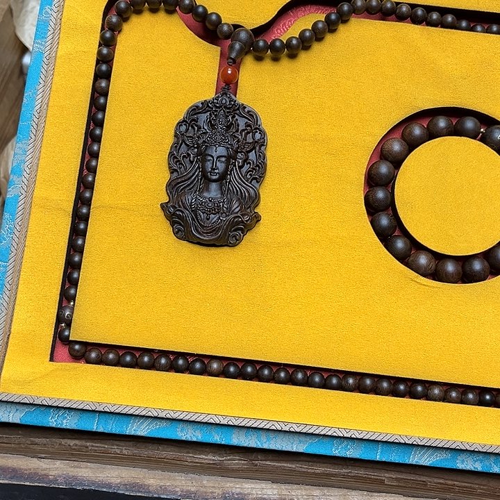 大叶紫檀（黑酸枝木类）