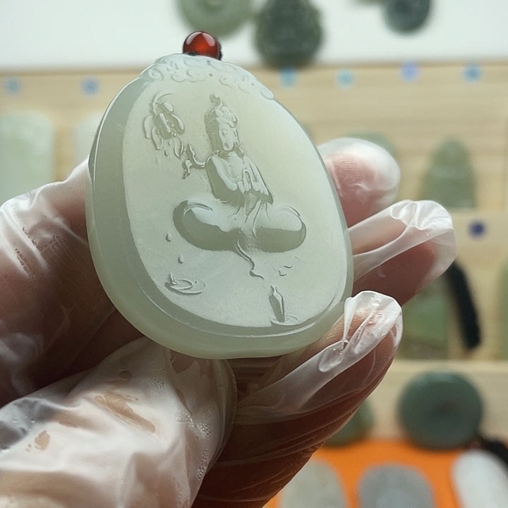 双面雕坐莲观音吊坠