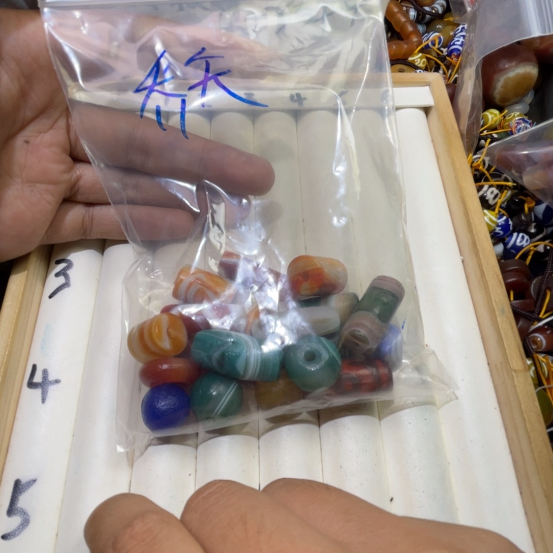 乔***丶玛瑙/玉髓未镶嵌珠宝半成品