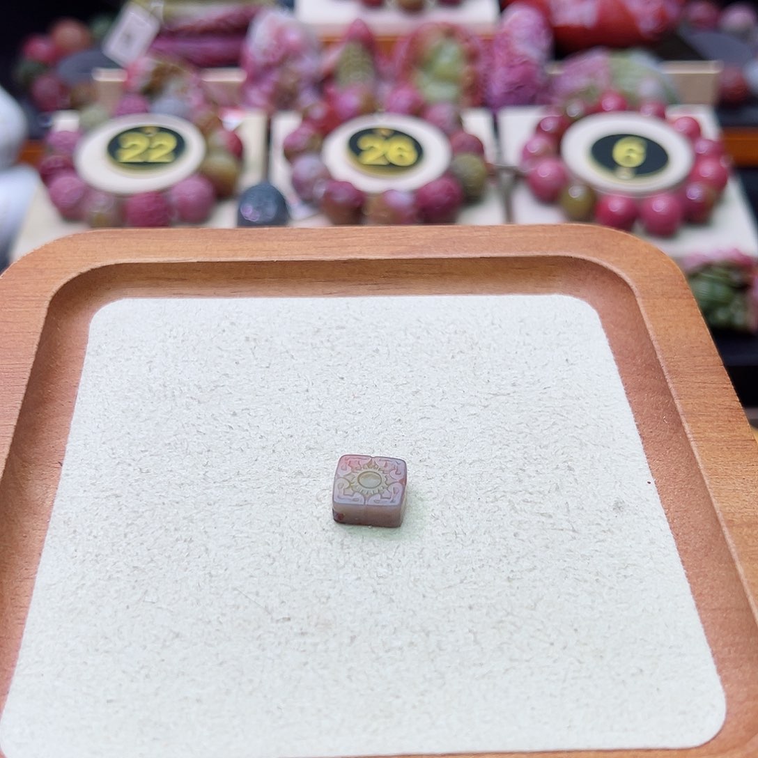 石英质玉盐源玛瑙定制未镶嵌