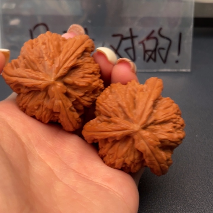 褪***.文玩核桃吊坠白狮子