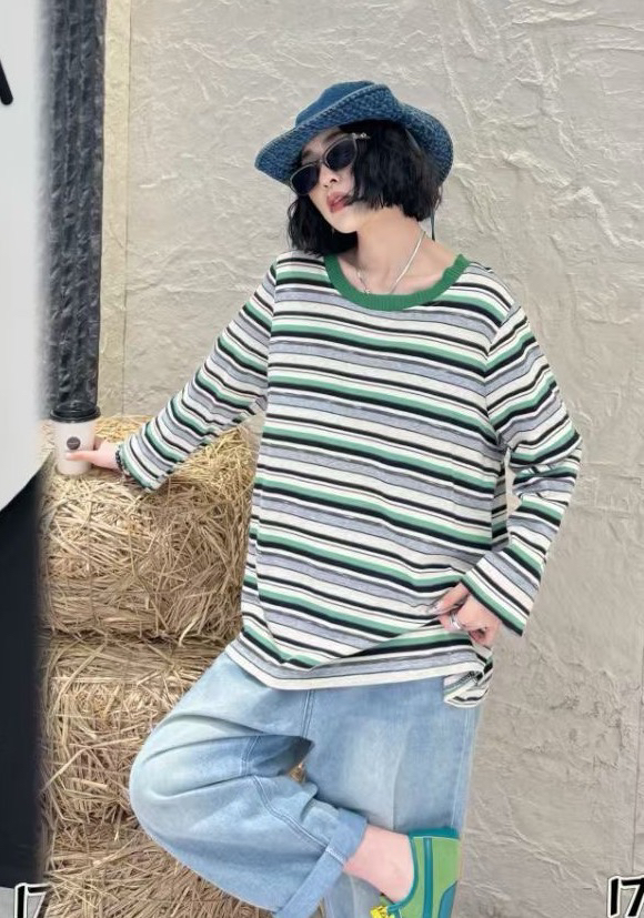 三姐家四季皆宜宽松绿条粉条圆领上衣