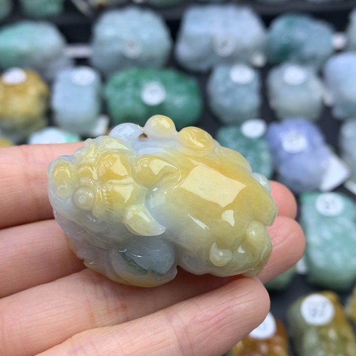 翡翠未镶嵌颈饰天然缅甸A货翡翠貔貅吊坠