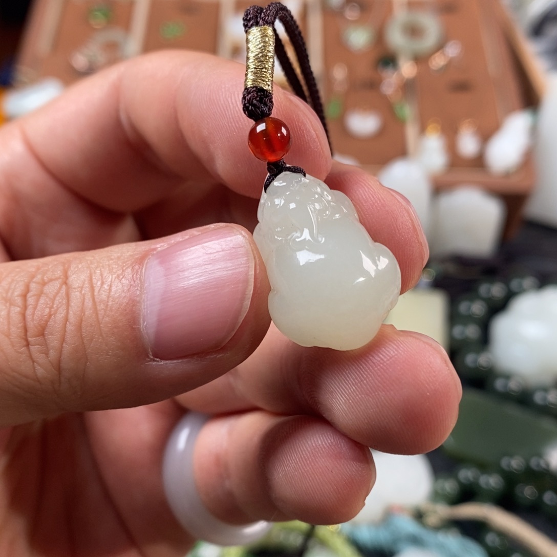 和田玉颈饰未镶嵌